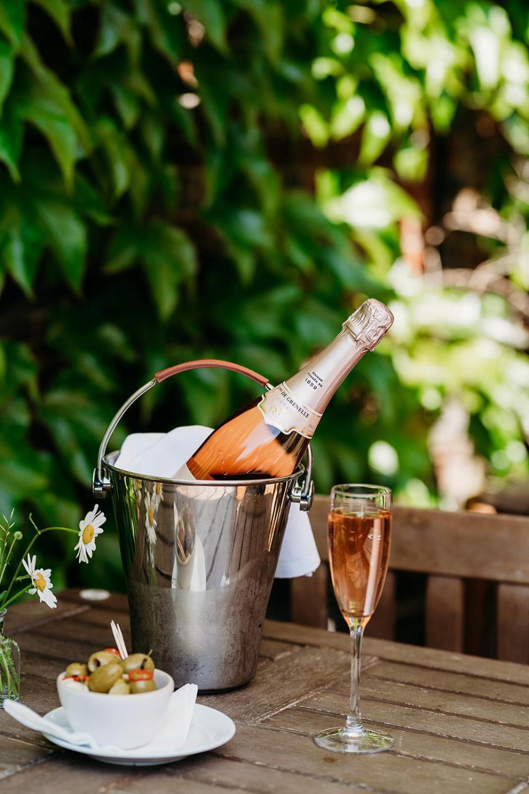 The Crown Inn Chiddingfold Eksteriør bilde