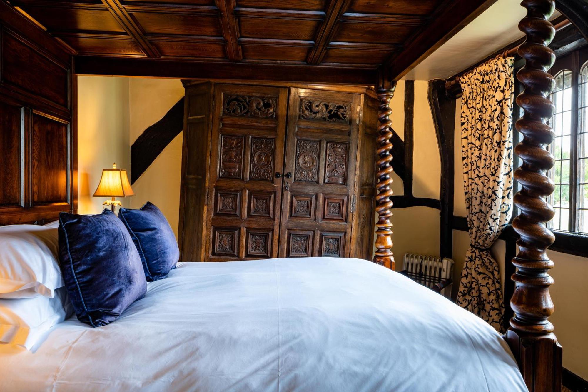 The Crown Inn Chiddingfold Eksteriør bilde