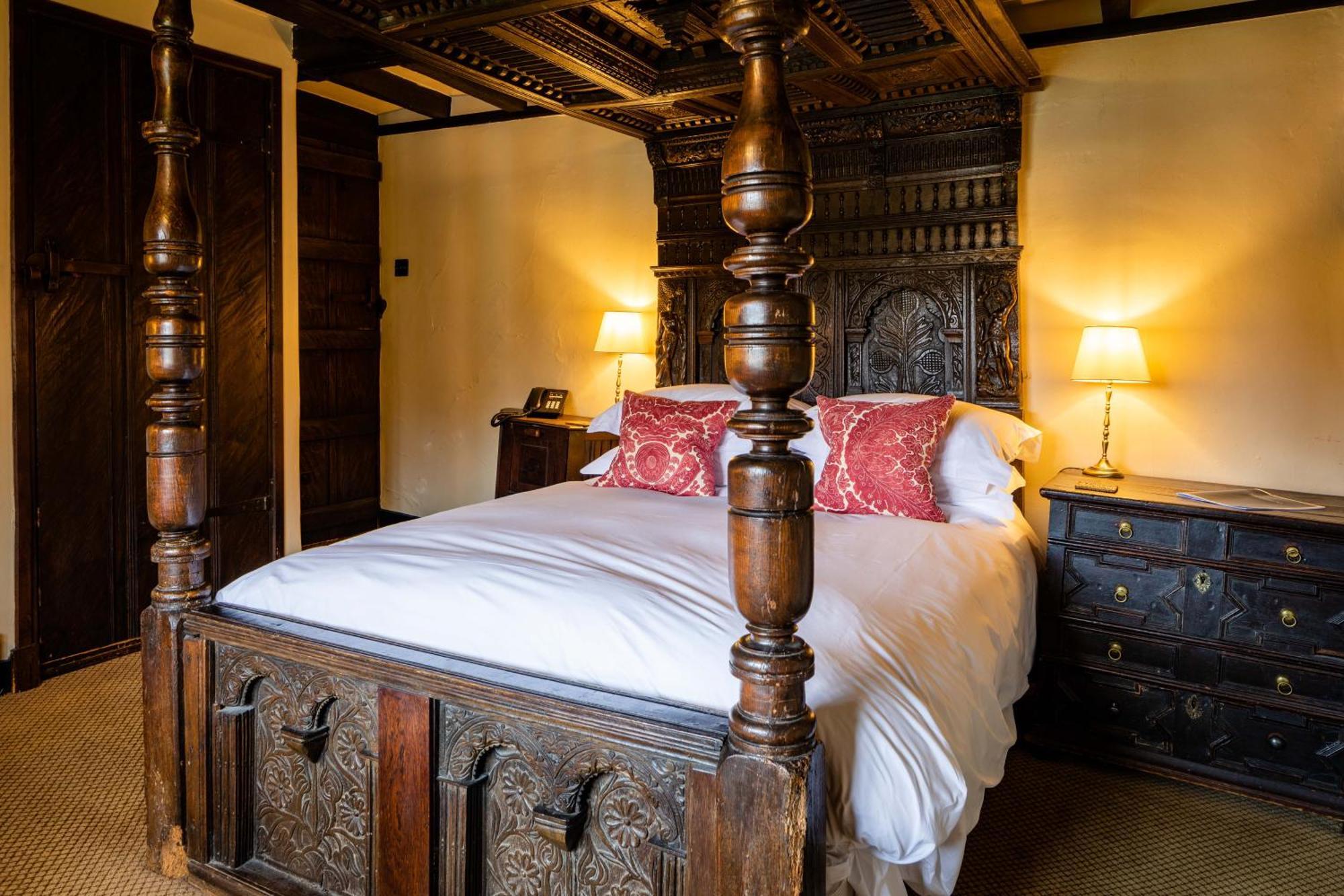 The Crown Inn Chiddingfold Eksteriør bilde