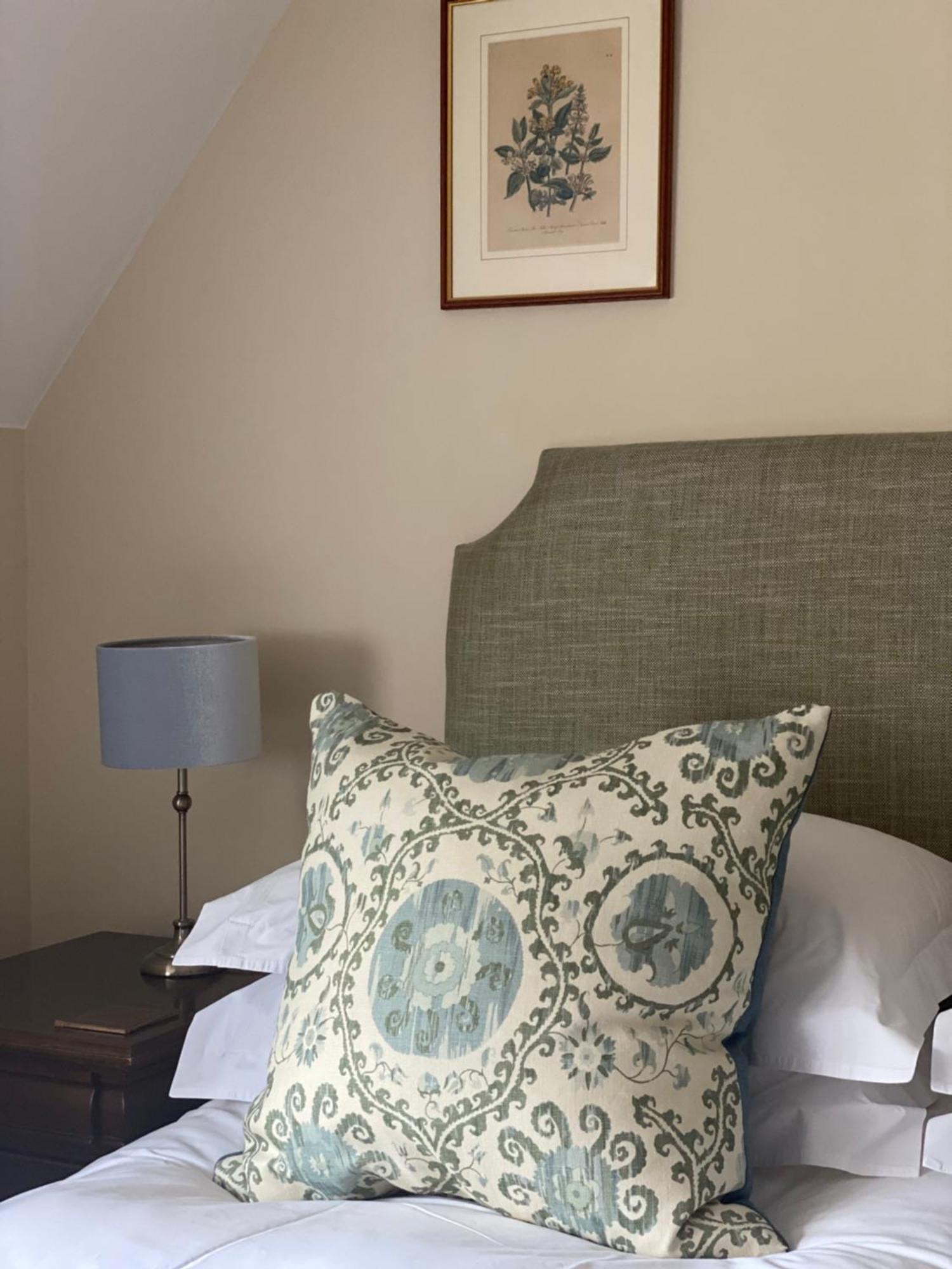 The Crown Inn Chiddingfold Eksteriør bilde