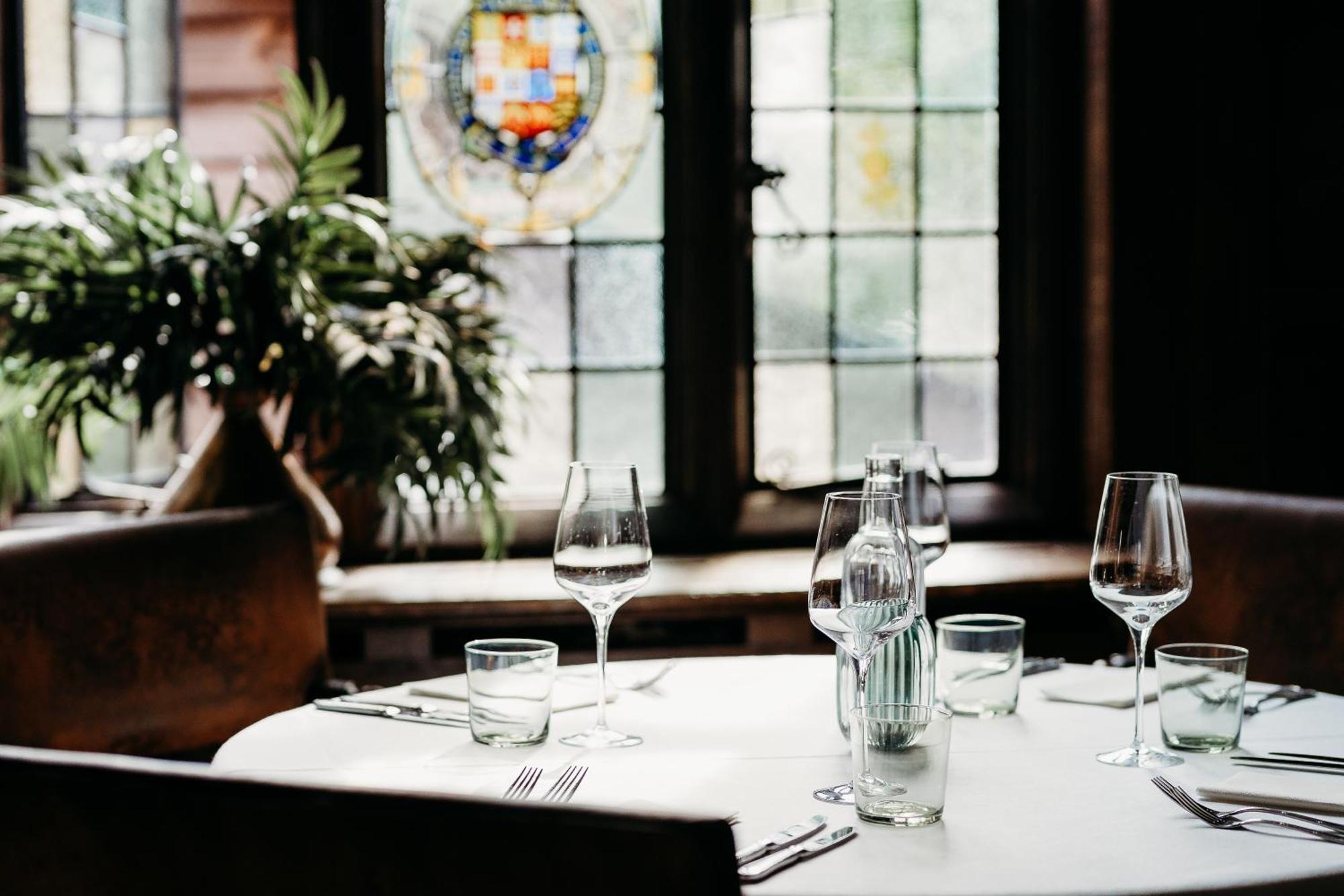 The Crown Inn Chiddingfold Eksteriør bilde